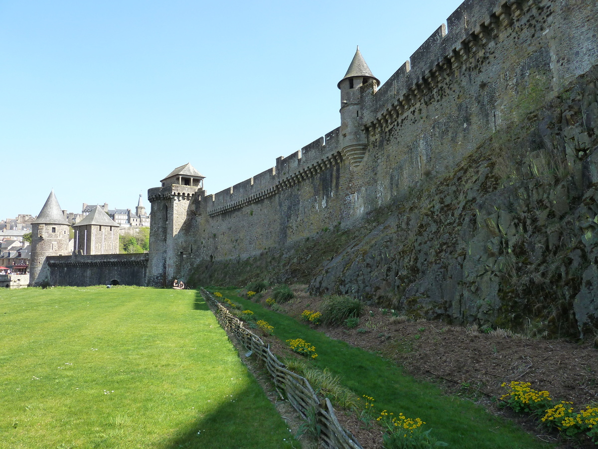 Picture France Fougeres 2010-04 16 - Room Fougeres