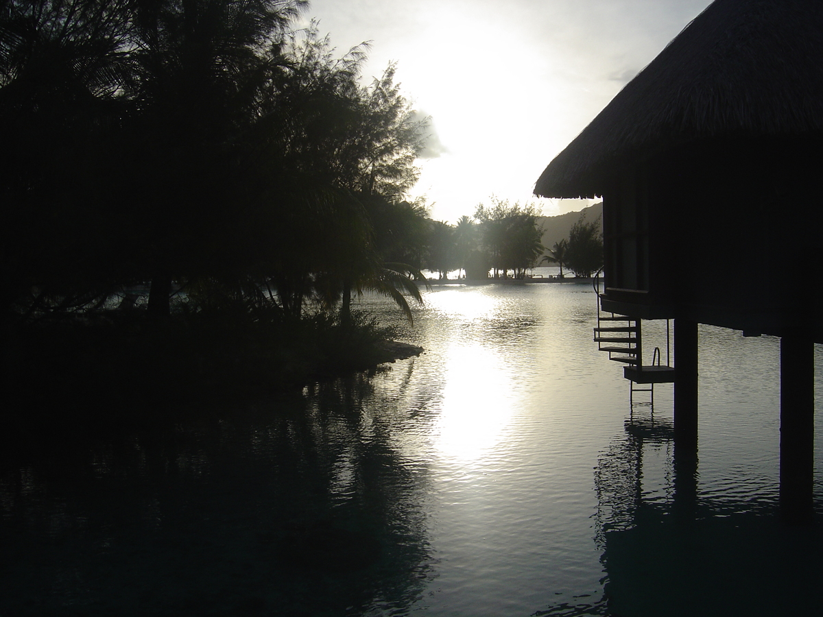 Picture Polynesia Meridien Bora Bora Hotel 2006-04 2 - Street Meridien Bora Bora Hotel