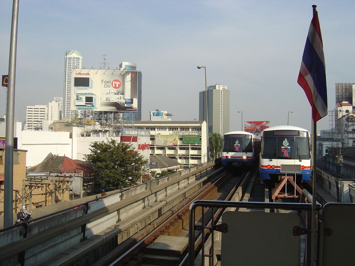 Picture Thailand Bangkok Sky Train 2004-12 101 - Hotel Pools Sky Train