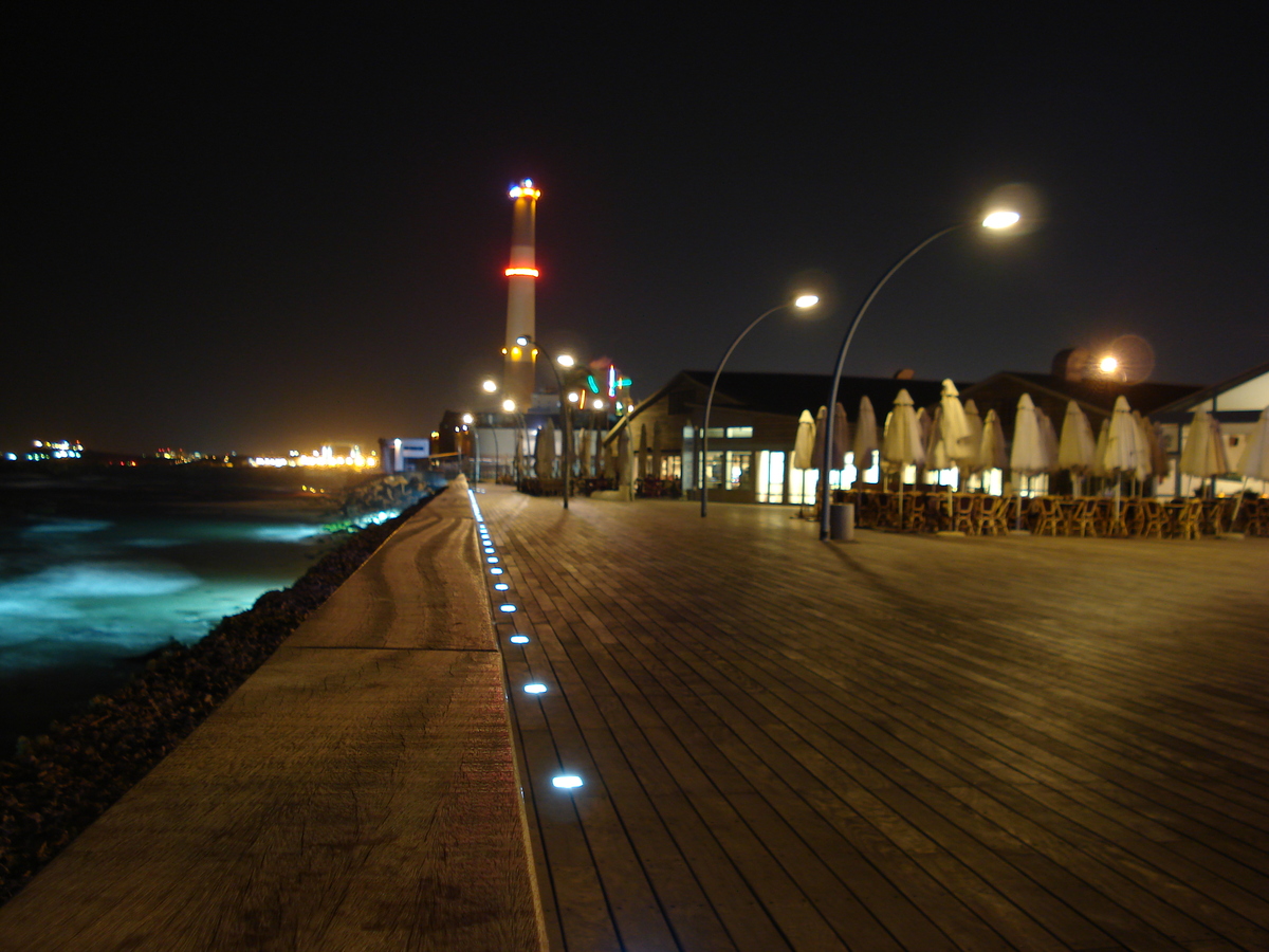 Picture Israel Tel Aviv Tel Aviv Sea Shore 2006-12 51 - Hot Season Tel Aviv Sea Shore