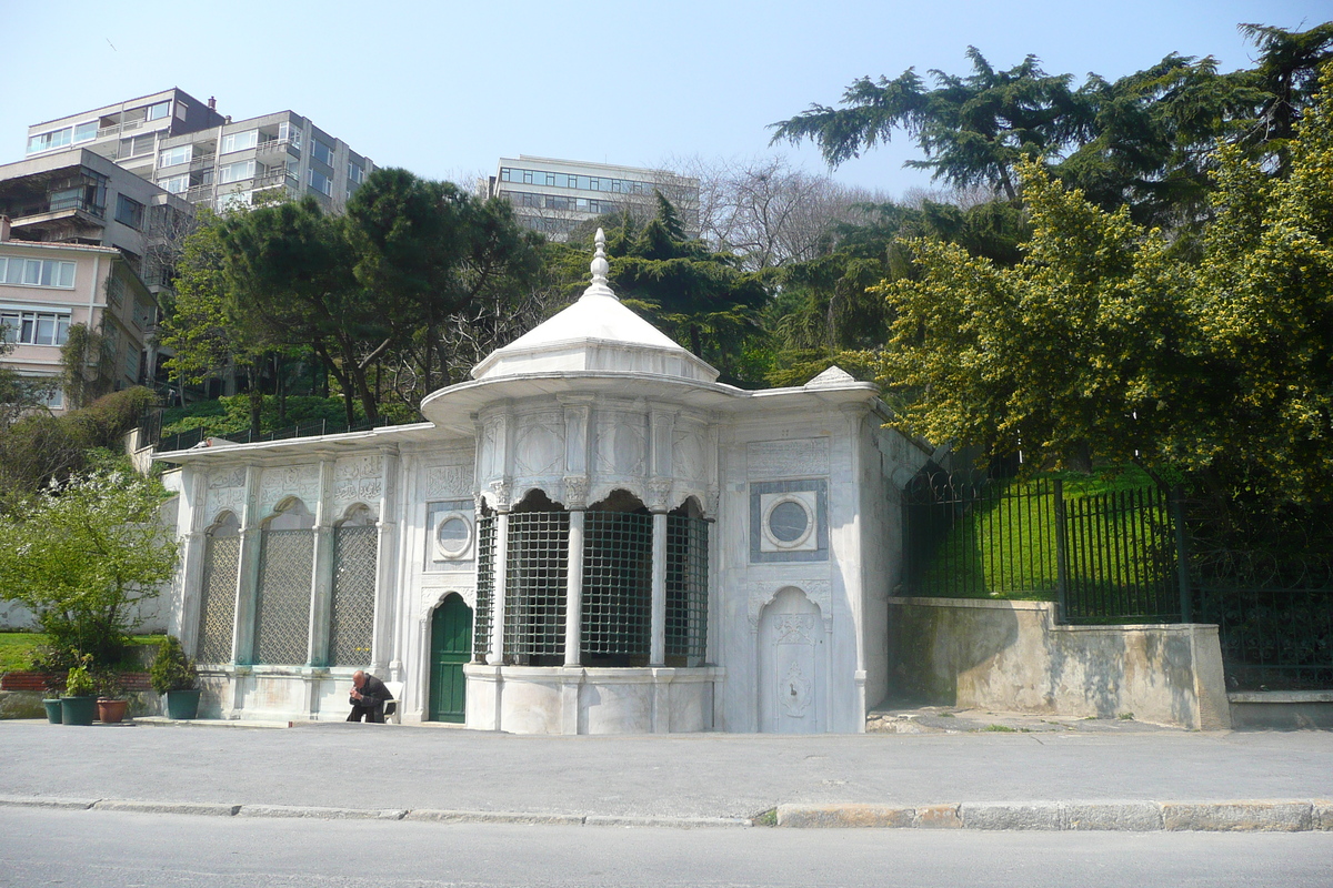 Picture Turkey Istanbul Bosphorus 2009-04 22 - Savings Bosphorus