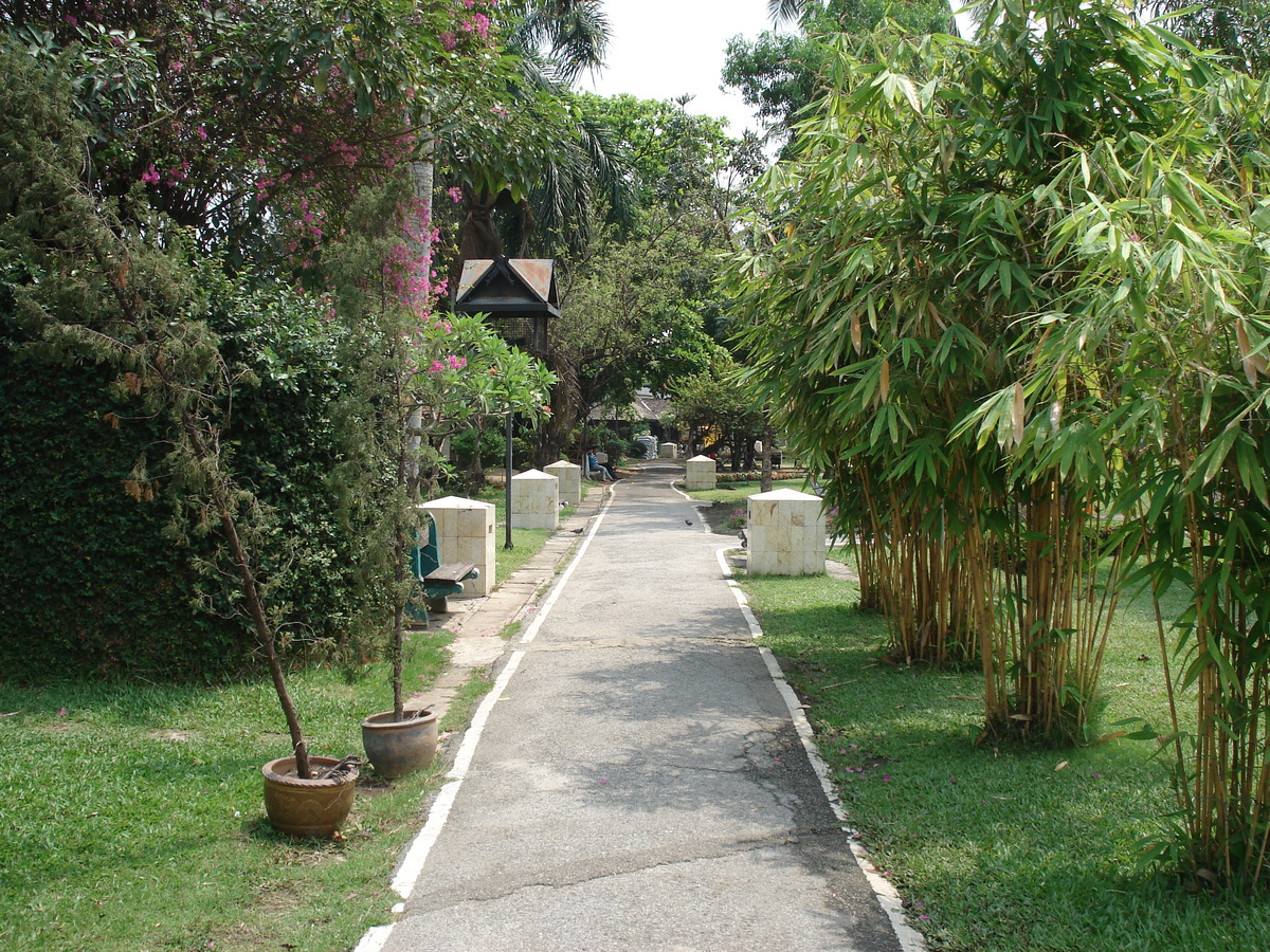 Picture Thailand Chiang Mai Inside Canal Buak Had Park 2006-04 5 - French Restaurant Buak Had Park