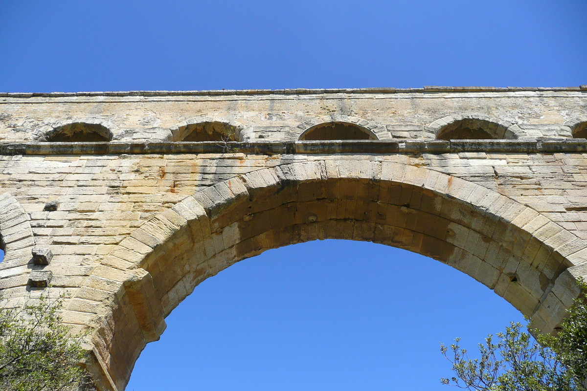 Picture France Pont du Gard 2008-04 73 - Lake Pont du Gard