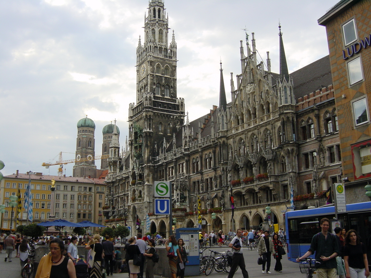 Picture Germany Munich 2001-07 27 - Walking Street Munich