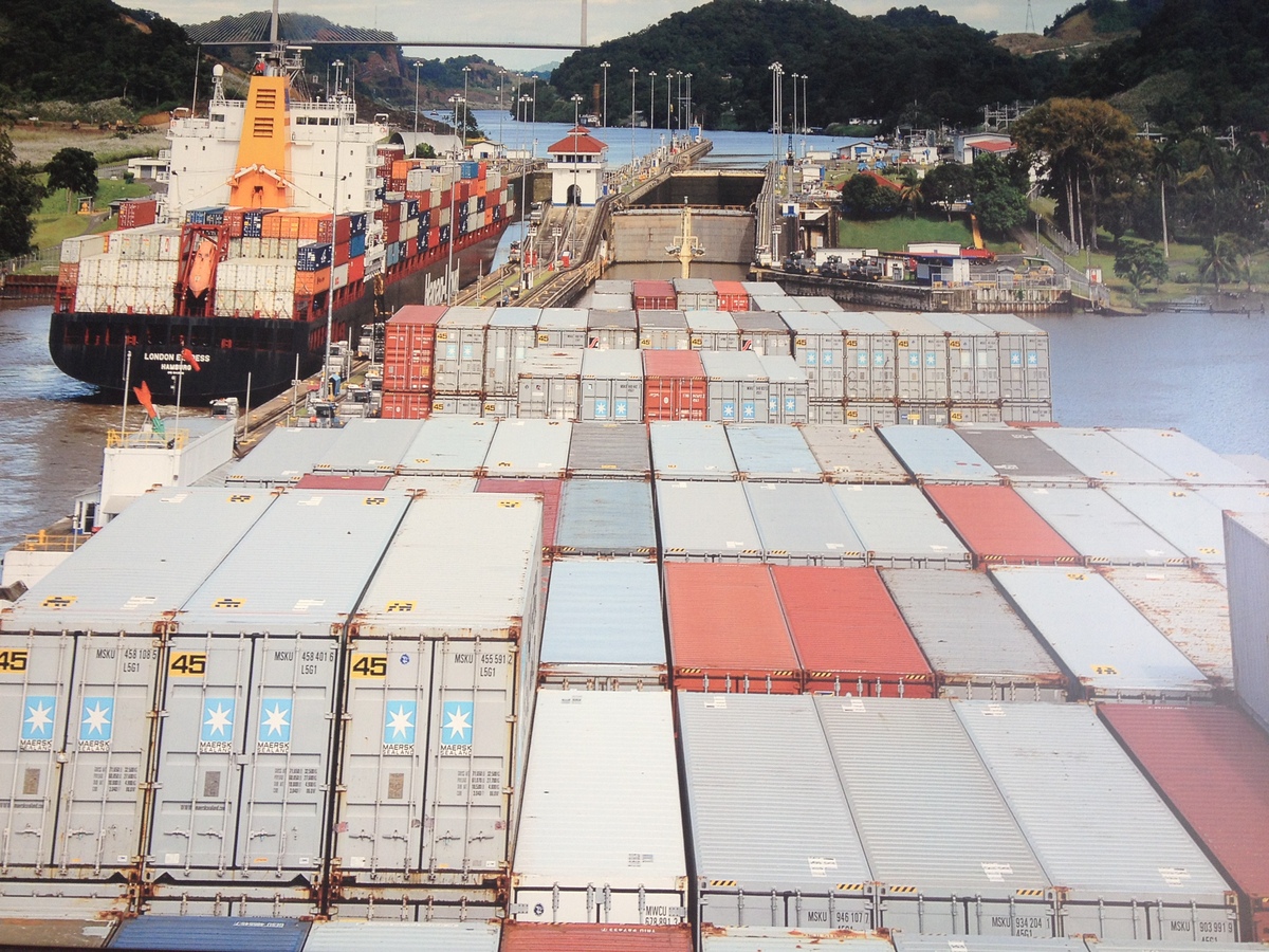 Picture Panama Panama Canal 2015-03 8 - Sunset Panama Canal