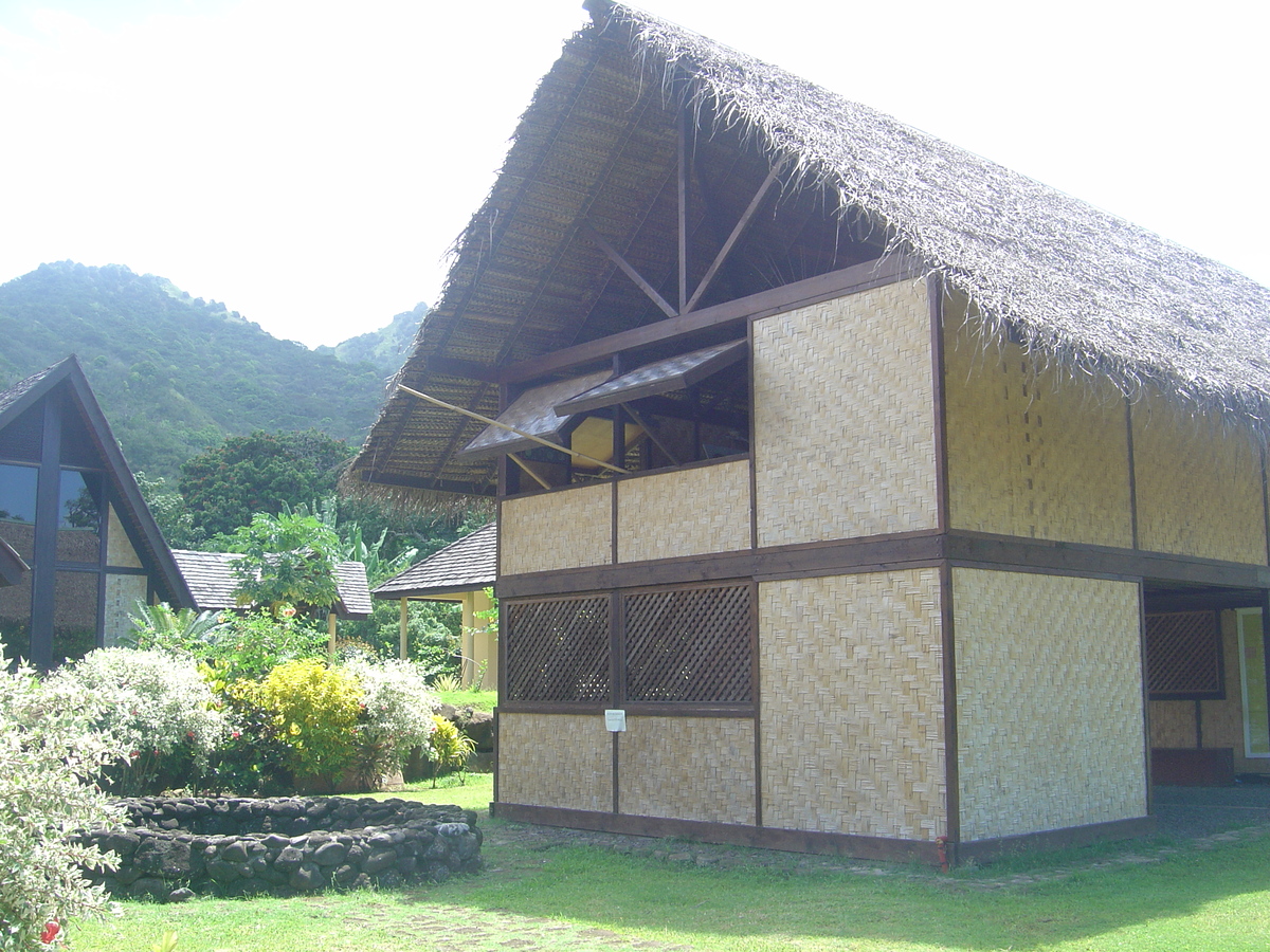 Picture Polynesia Marquises 2006-04 26 - Sauna Marquises