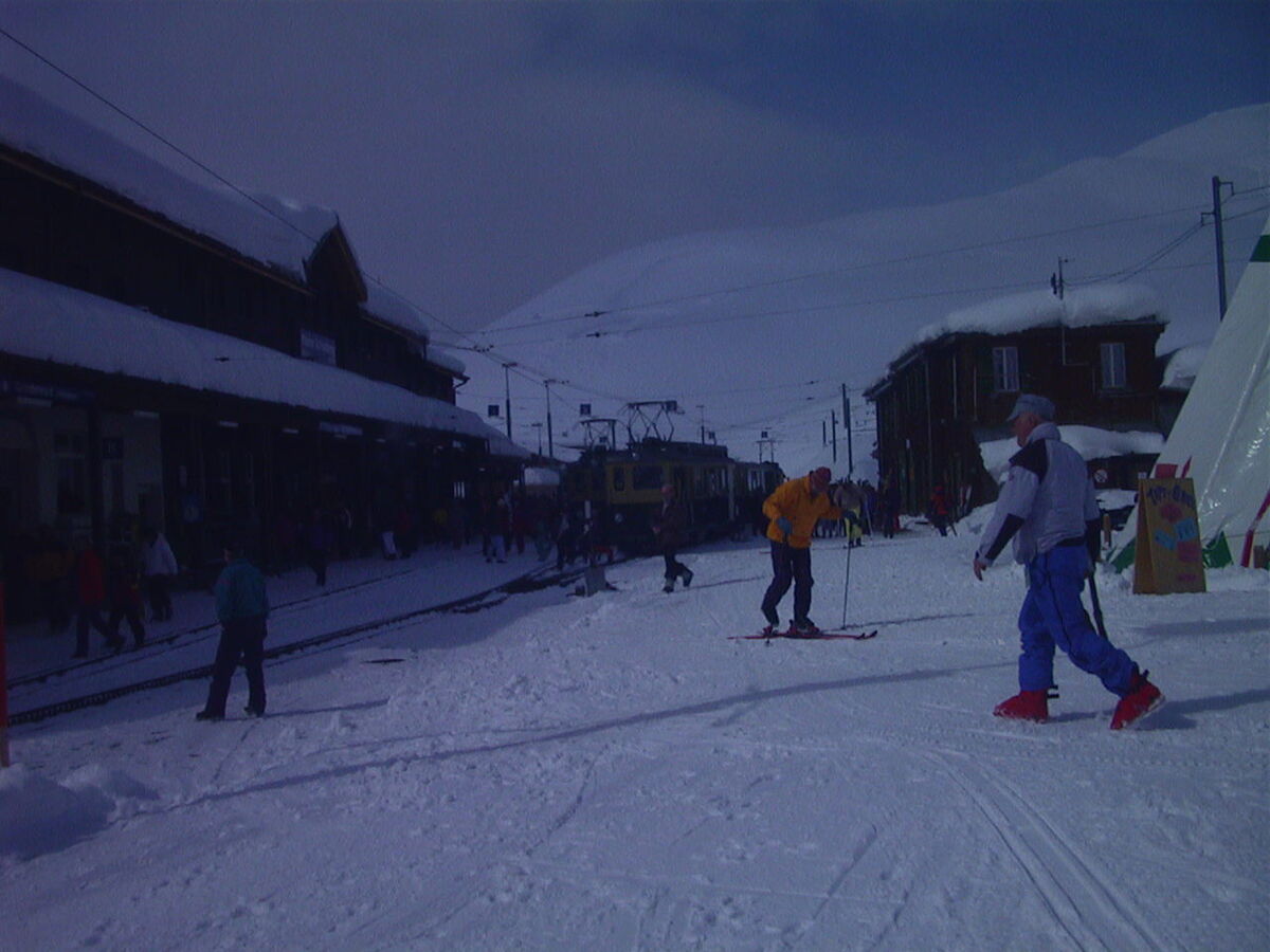 Picture Swiss Grindelwald 1999-04 7 - Sunrise Grindelwald