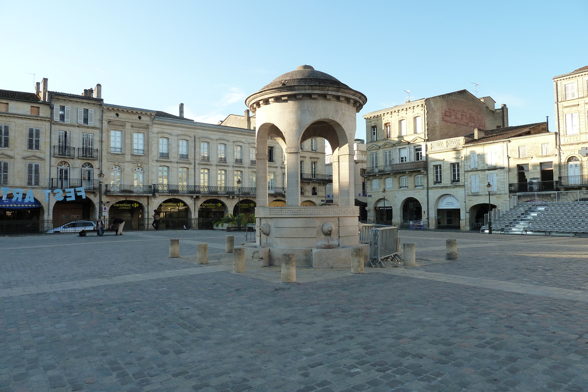 Picture France Libourne 2010-08 18 - Monument Libourne