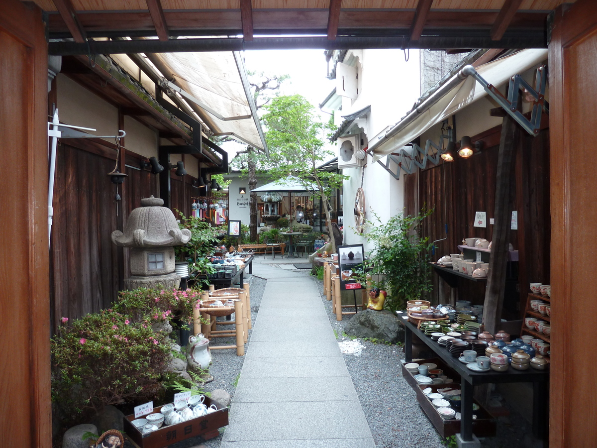 Picture Japan Kyoto Kiyomisuzaka 2010-06 1 - Sauna Kiyomisuzaka