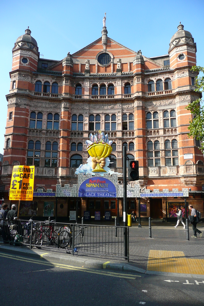 Picture United Kingdom London Shaftesbury Avenue 2007-09 57 - Lands Shaftesbury Avenue