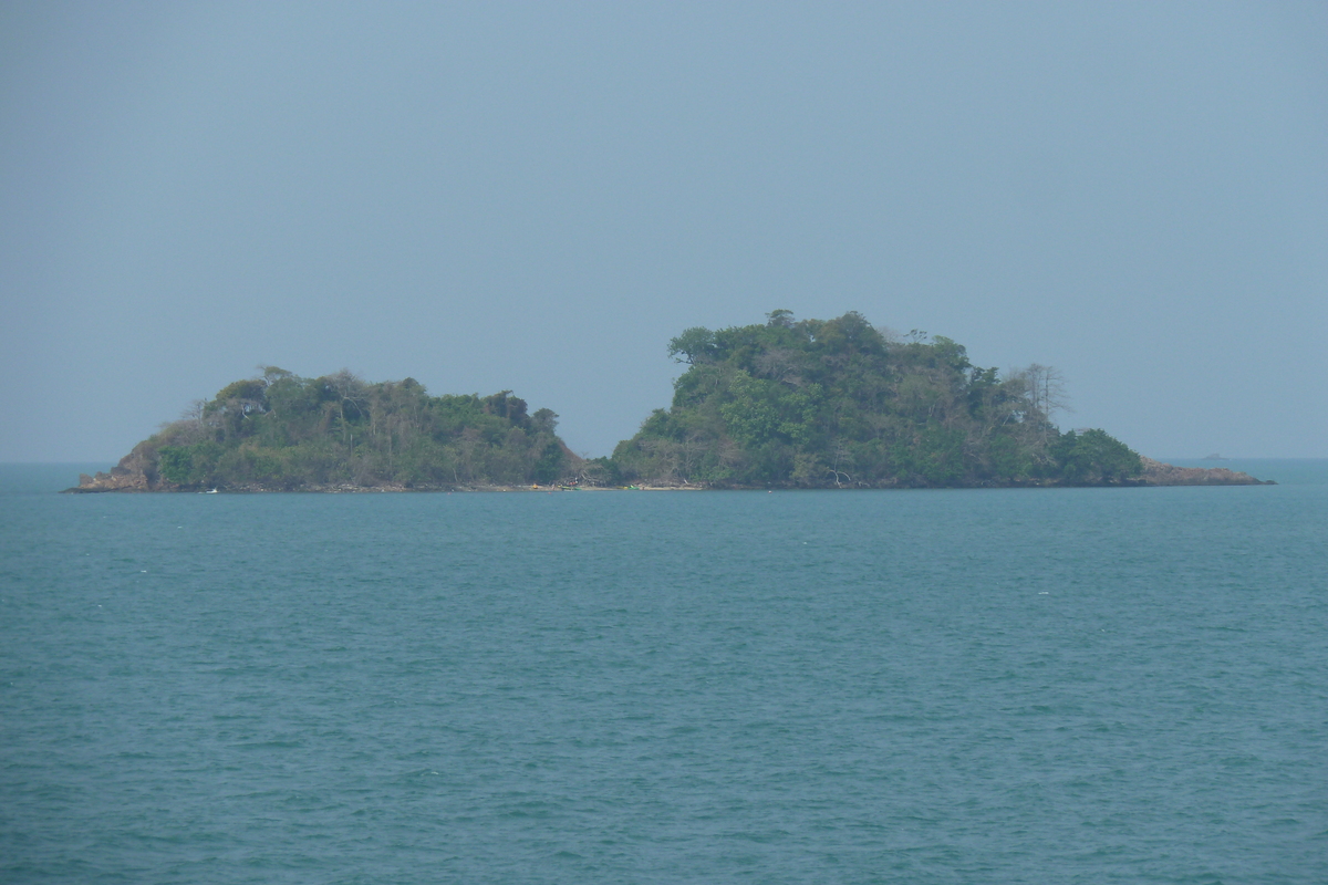 Picture Thailand Ko Chang Klong Prao beach 2011-02 1 - Monument Klong Prao beach