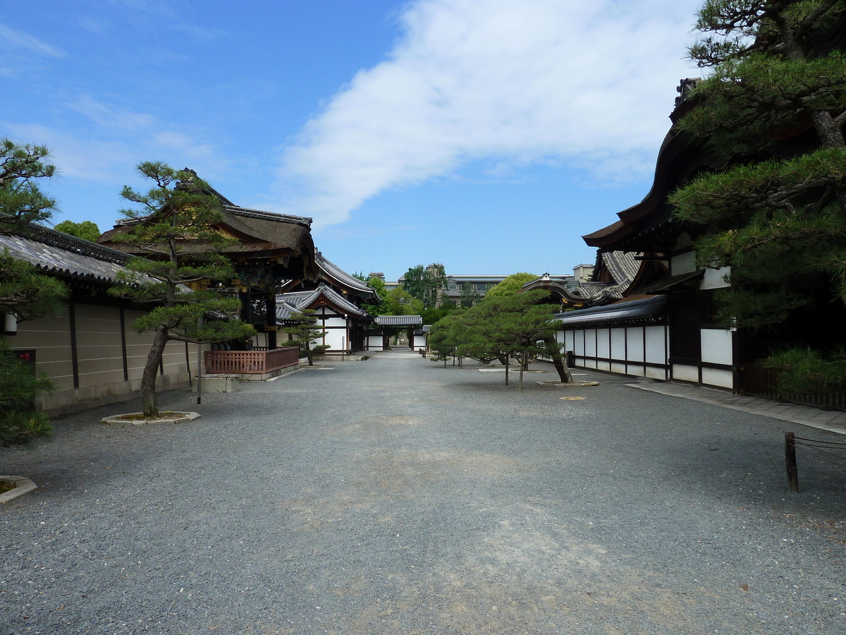 Picture Japan Kyoto Nishi Honganji Temple 2010-06 23 - Waterfalls Nishi Honganji Temple