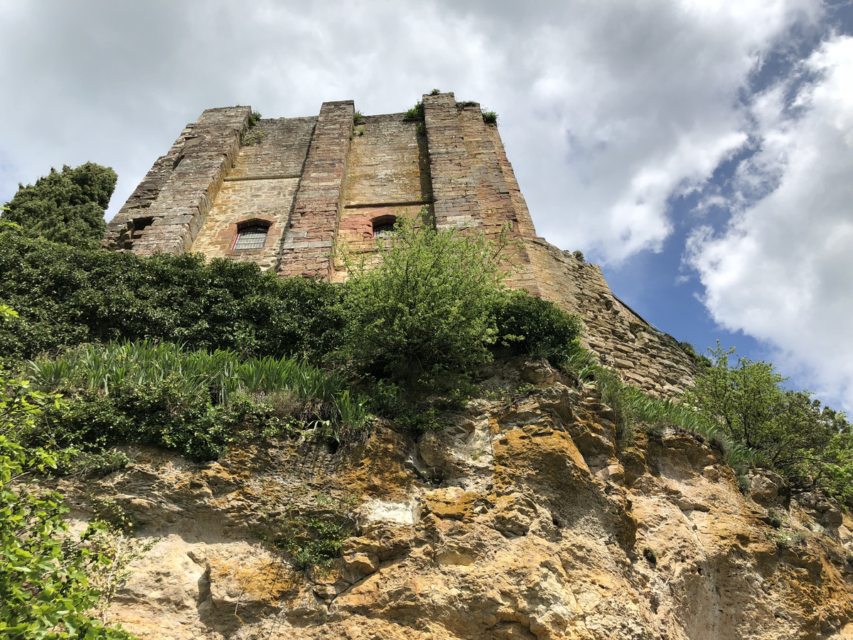 Picture France Turenne 2018-04 86 - City Sight Turenne