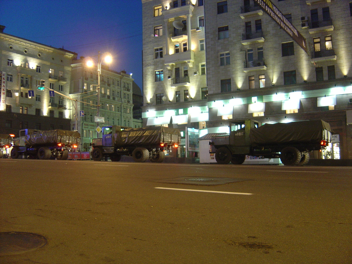 Picture Russia Moscow Tverskaja Street 2005-04 78 - Restaurants Tverskaja Street