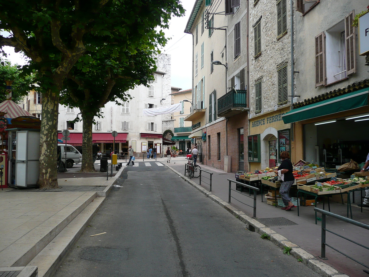 Picture France Vence Place du Grand Jardin 2007-07 22 - Sunrise Place du Grand Jardin