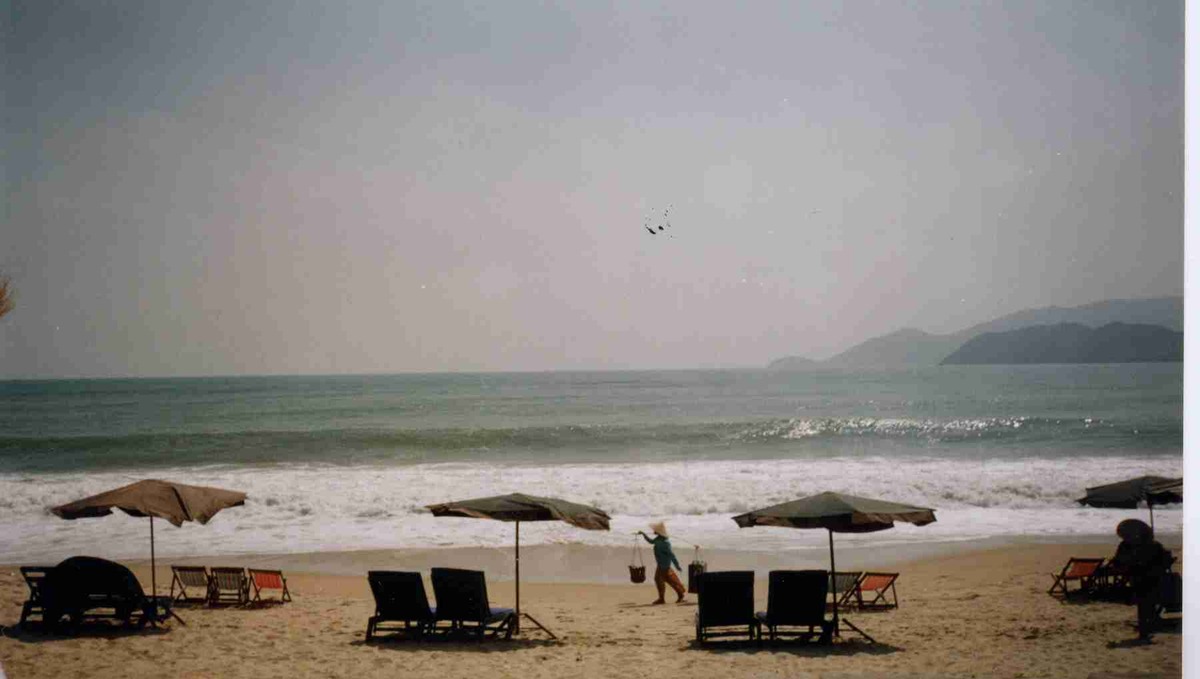 Picture Vietnam Na Trang 1995-12 2 - Waterfall Na Trang