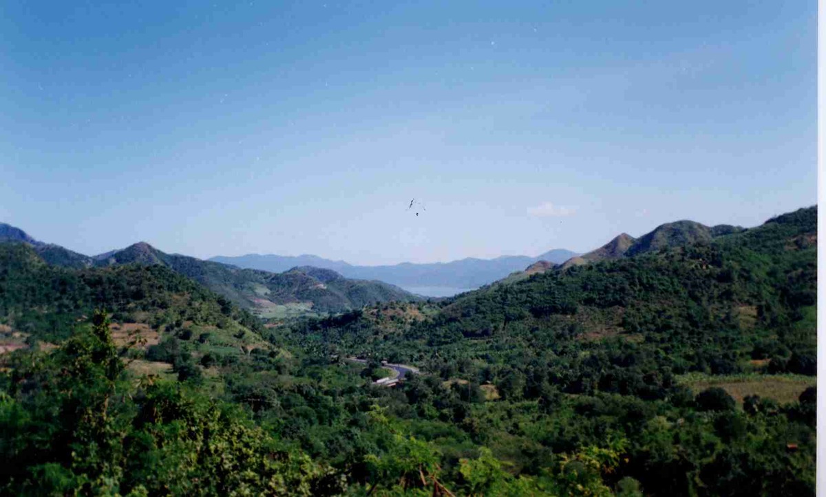 Picture Vietnam Na Trang 1995-12 30 - Monument Na Trang