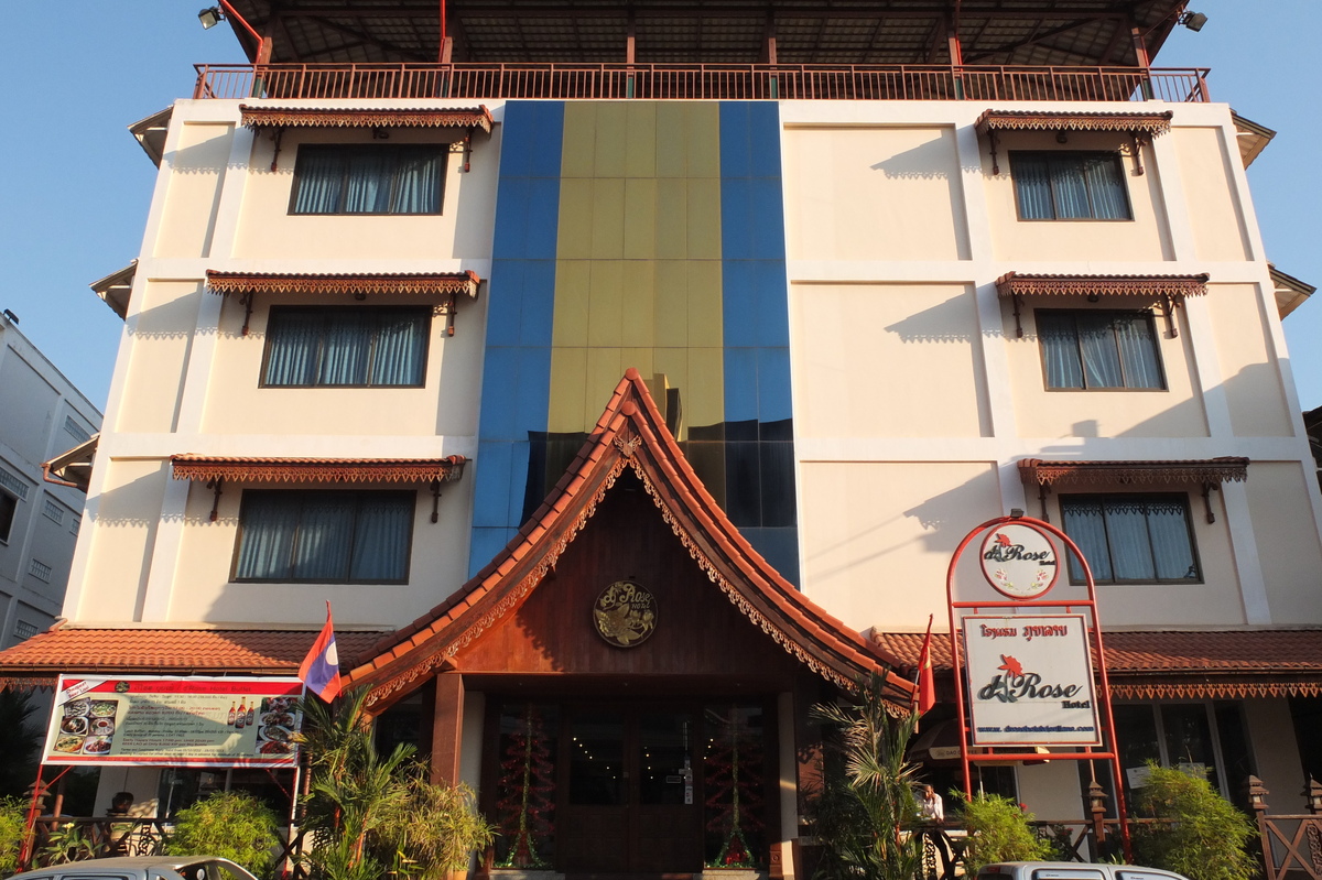 Picture Laos Vientiane 2012-12 332 - Hotel Pools Vientiane