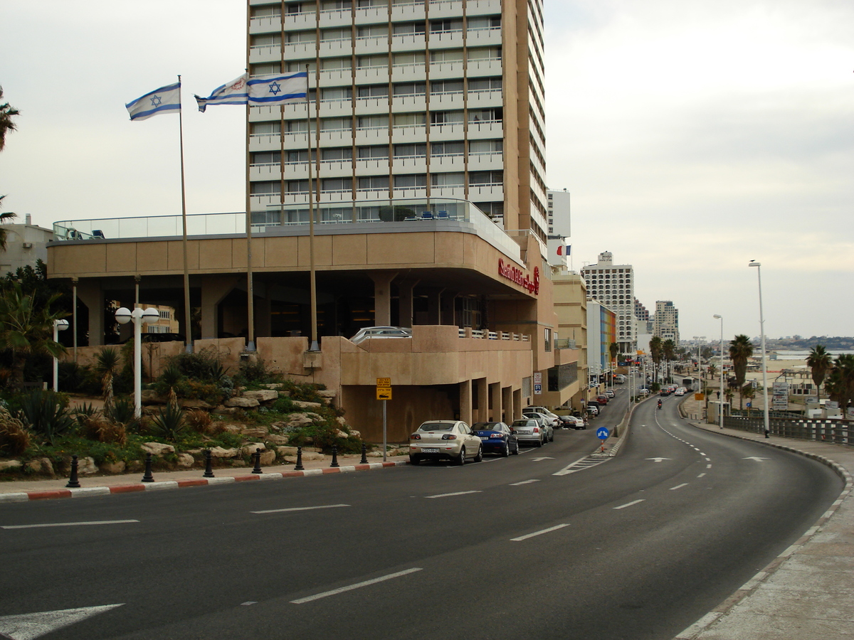 Picture Israel Tel Aviv Tel Aviv Sea Shore 2006-12 71 - Hotel Pools Tel Aviv Sea Shore