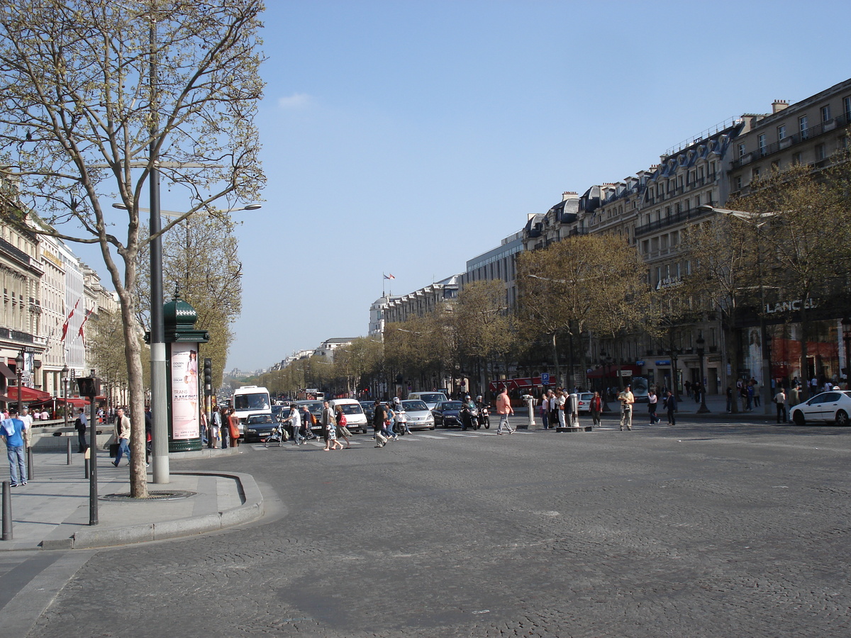 Picture France Paris Champs Elysees 2006-04 23 - City View Champs Elysees