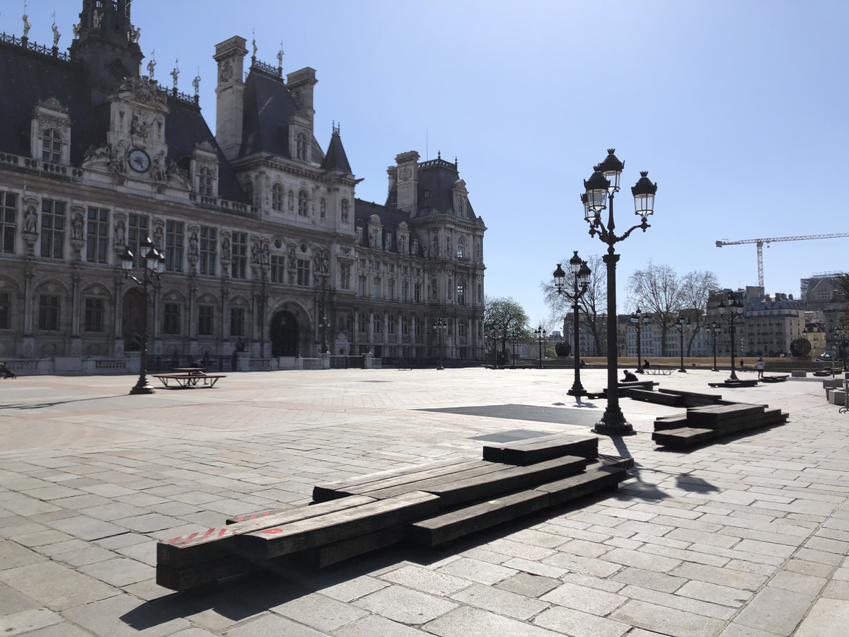 Picture France Paris lockdown 2020-03 8 - Waterfall Paris lockdown