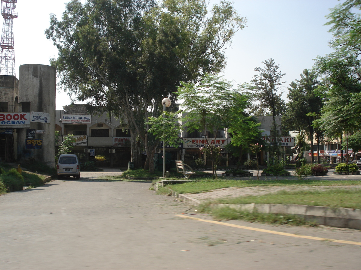 Picture Pakistan Islamabad 2006-08 27 - Lands Islamabad