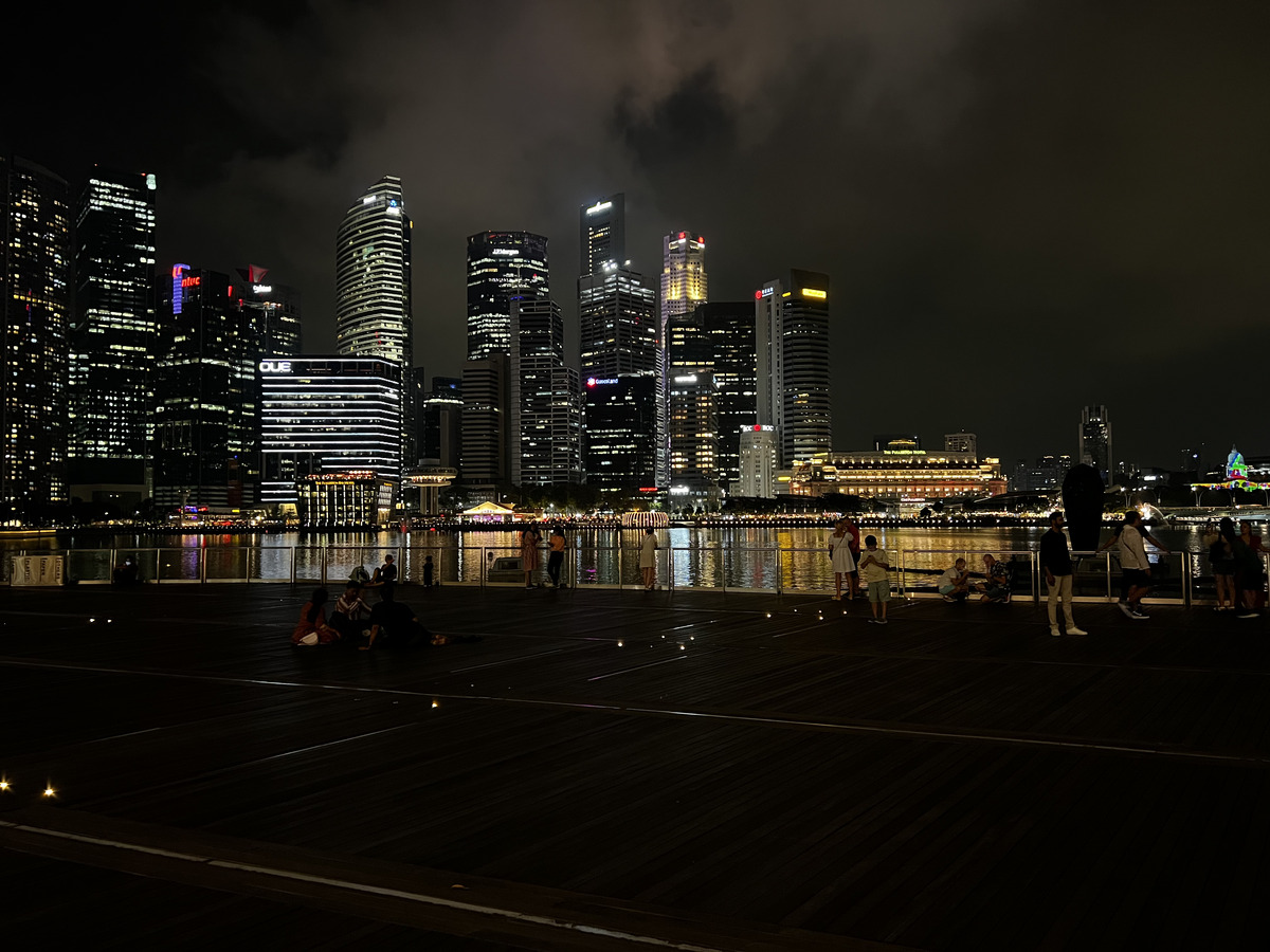 Picture Singapore Marina Bay Sands 2023-01 60 - Waterfalls Marina Bay Sands