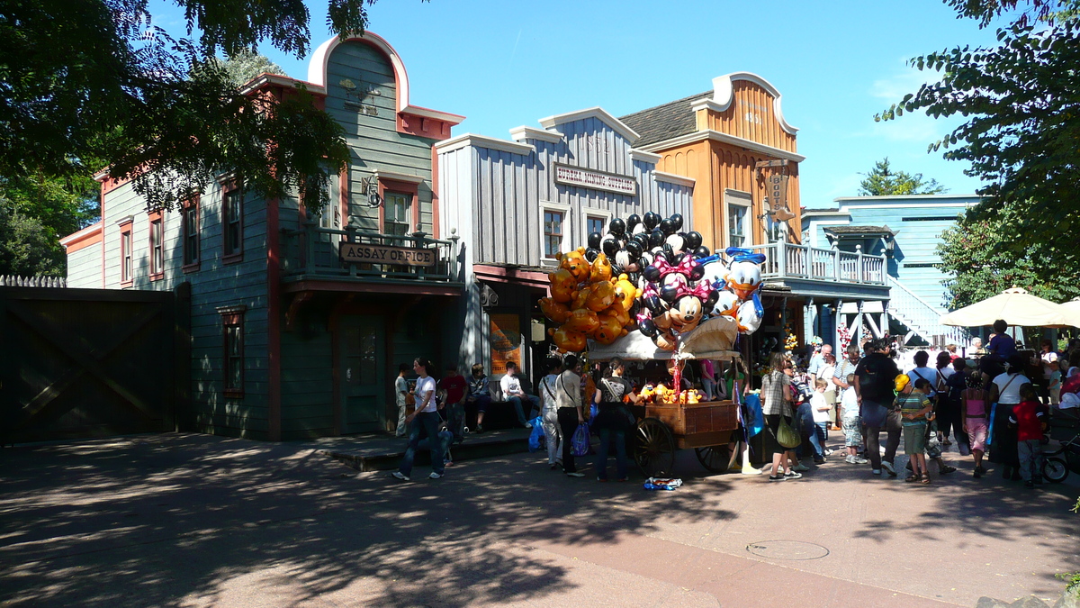 Picture France Disneyland Paris Adventureland 2007-07 50 - Sunrise Adventureland