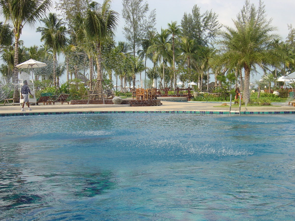 Picture Thailand Khao Lak Meridien Khao Lak Hotel 2005-12 16 - Hotel Pool Meridien Khao Lak Hotel