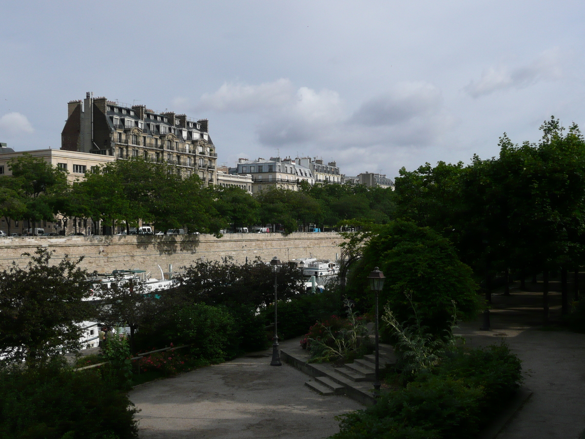 Picture France Paris Bastille Harbour 2007-06 3 - Waterfall Bastille Harbour