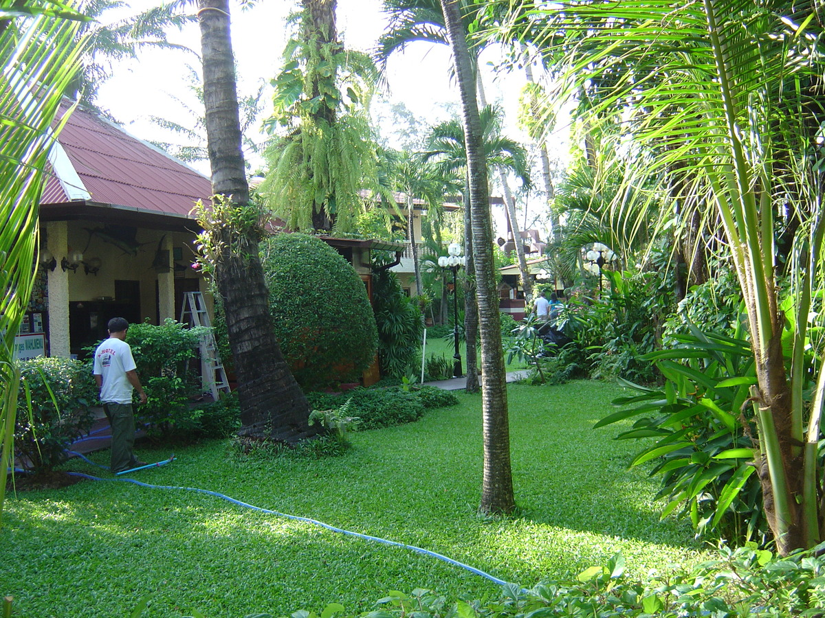 Picture Thailand Phuket Patong 2nd Road 2005-12 27 - Hotel Pools 2nd Road