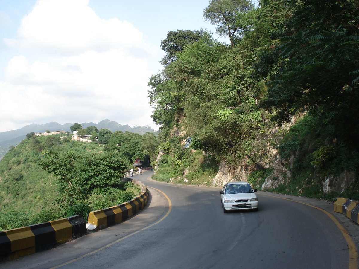 Picture Pakistan Islamabad to Murree road 2006-08 94 - Lakes Islamabad to Murree road