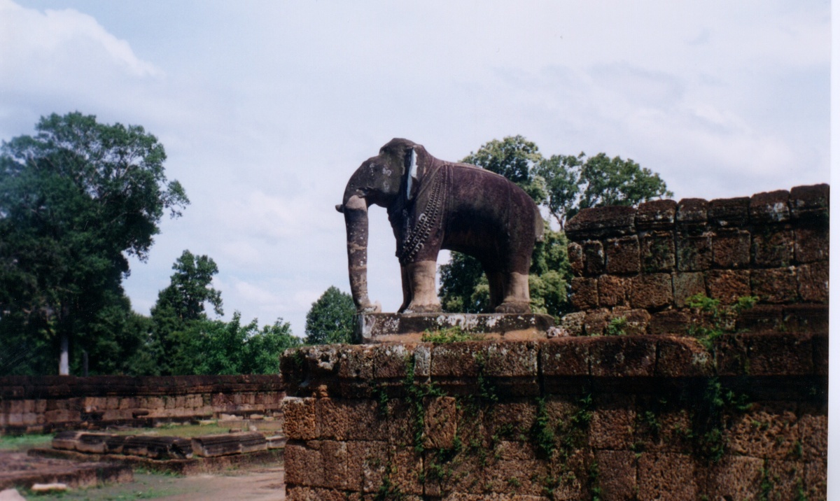 Picture Cambodia Angkor 1996-06 11 - Monument Angkor