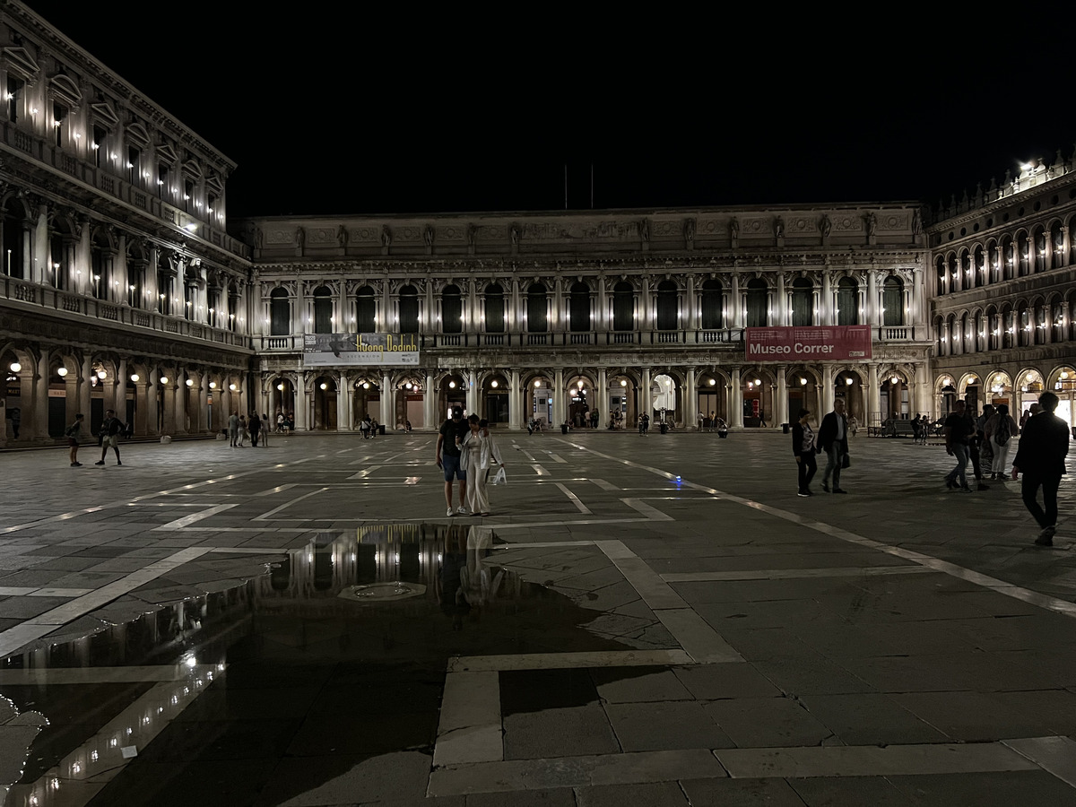 Picture Italy Venice 2022-05 65 - Rain Season Venice