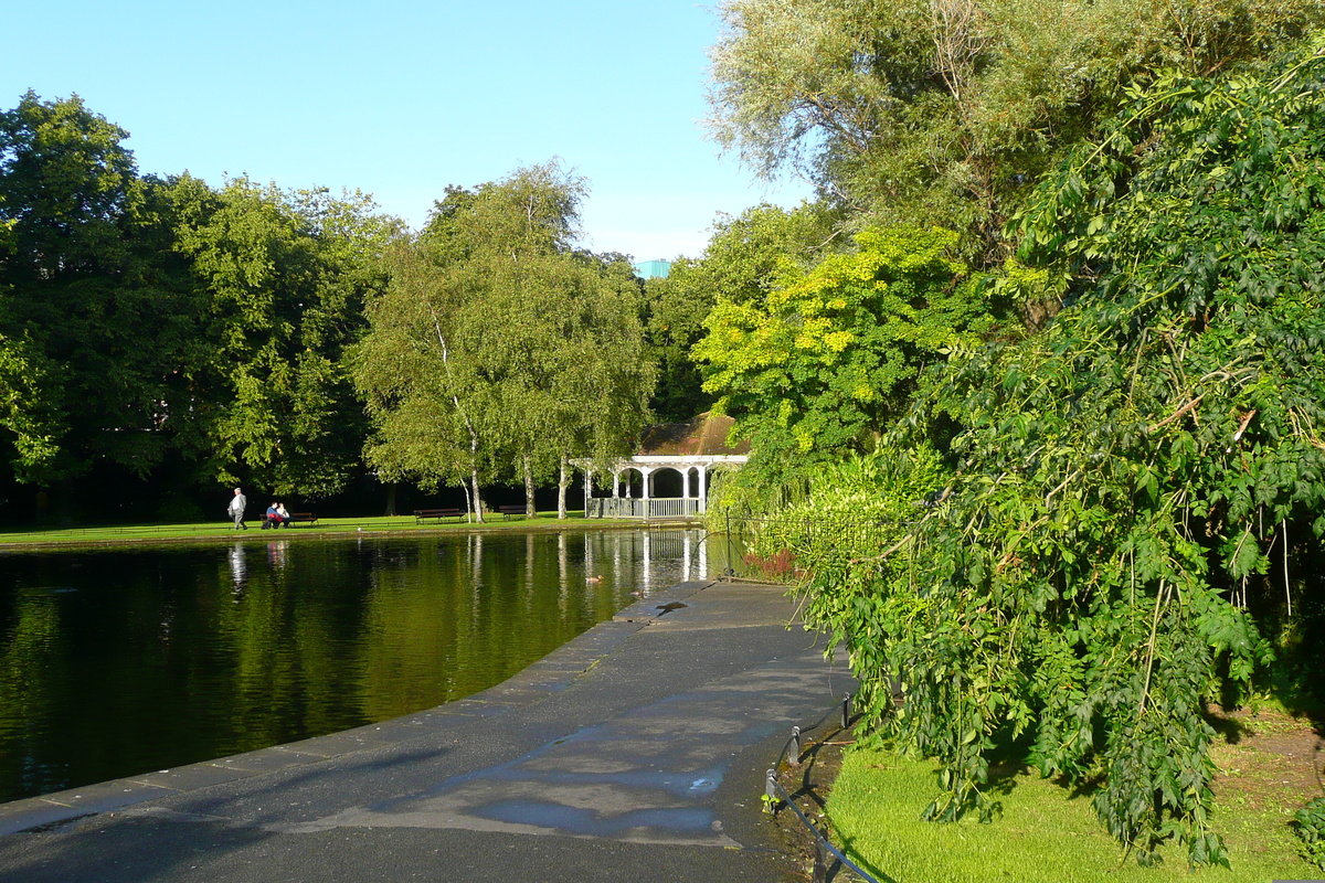 Picture Ireland Dublin St. Stephen's Green 2008-09 45 - Accomodation St. Stephen's Green