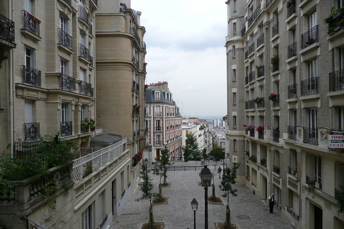 Picture France Paris Montmartre 2007-06 78 - Hotel Pool Montmartre