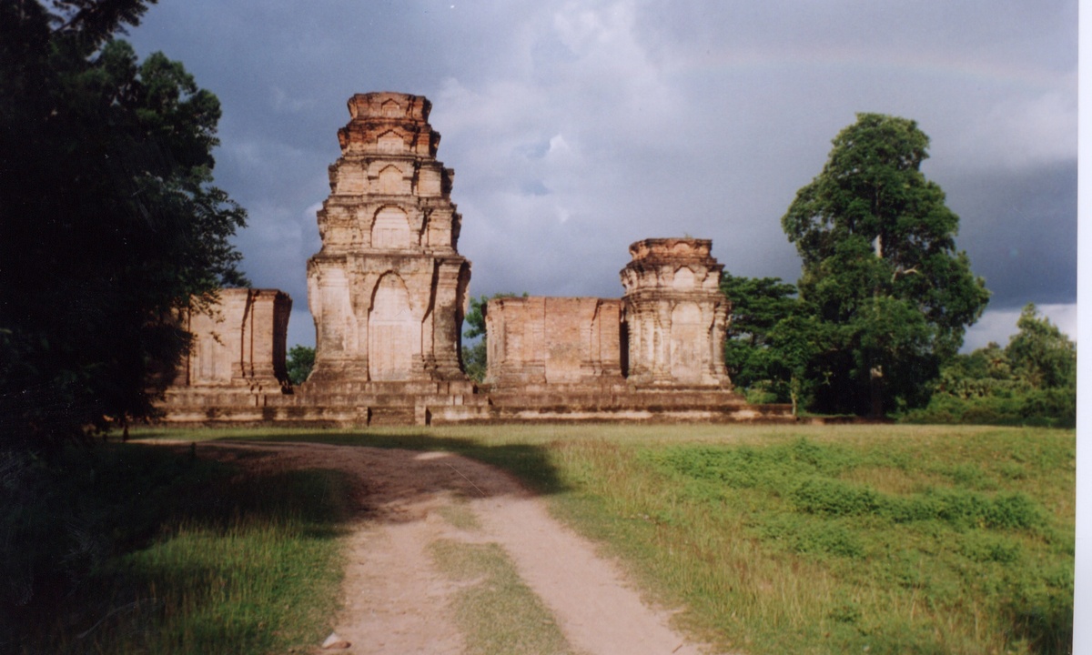 Picture Cambodia Angkor 1996-06 2 - Cost Angkor