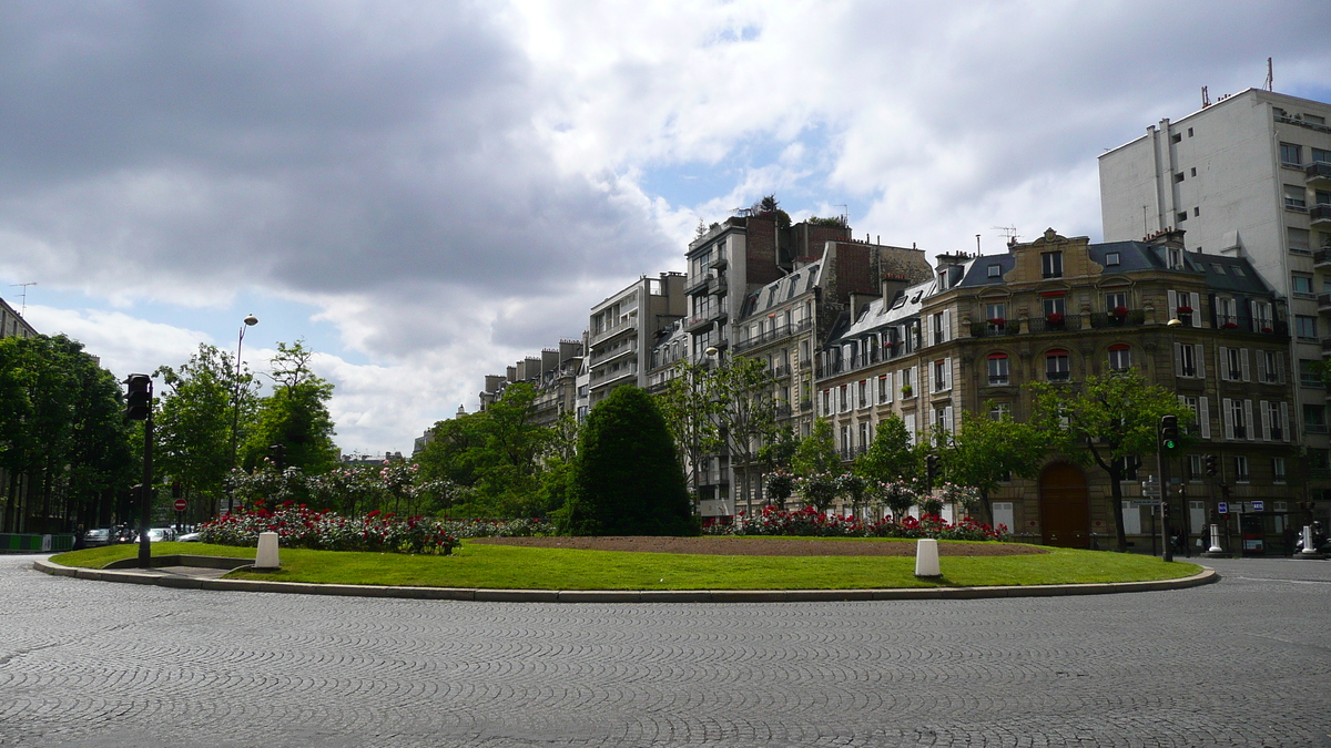 Picture France Paris 17th Arrondissement Place Wagram 2007-05 2 - Monument Place Wagram