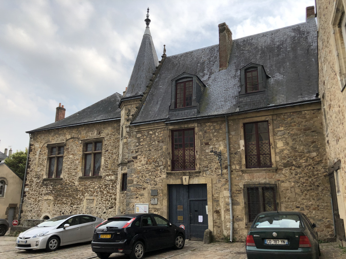 Picture France Le Mans 2019-05 145 - Room Le Mans