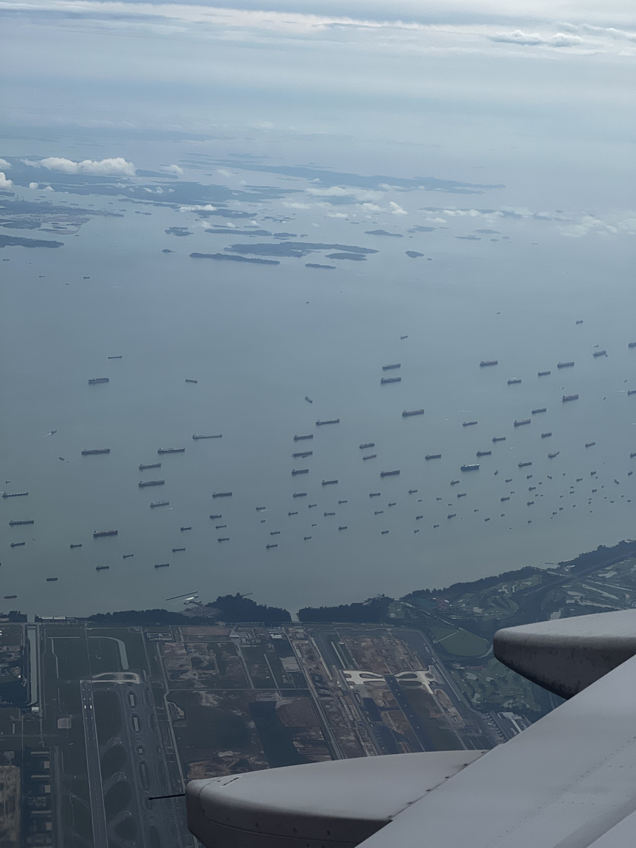 Picture Singapore Plane 2023-01 3 - Lakes Plane