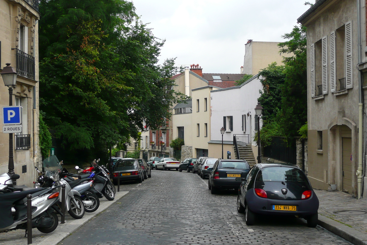 Picture France Paris Montmartre 2007-06 16 - Hot Season Montmartre