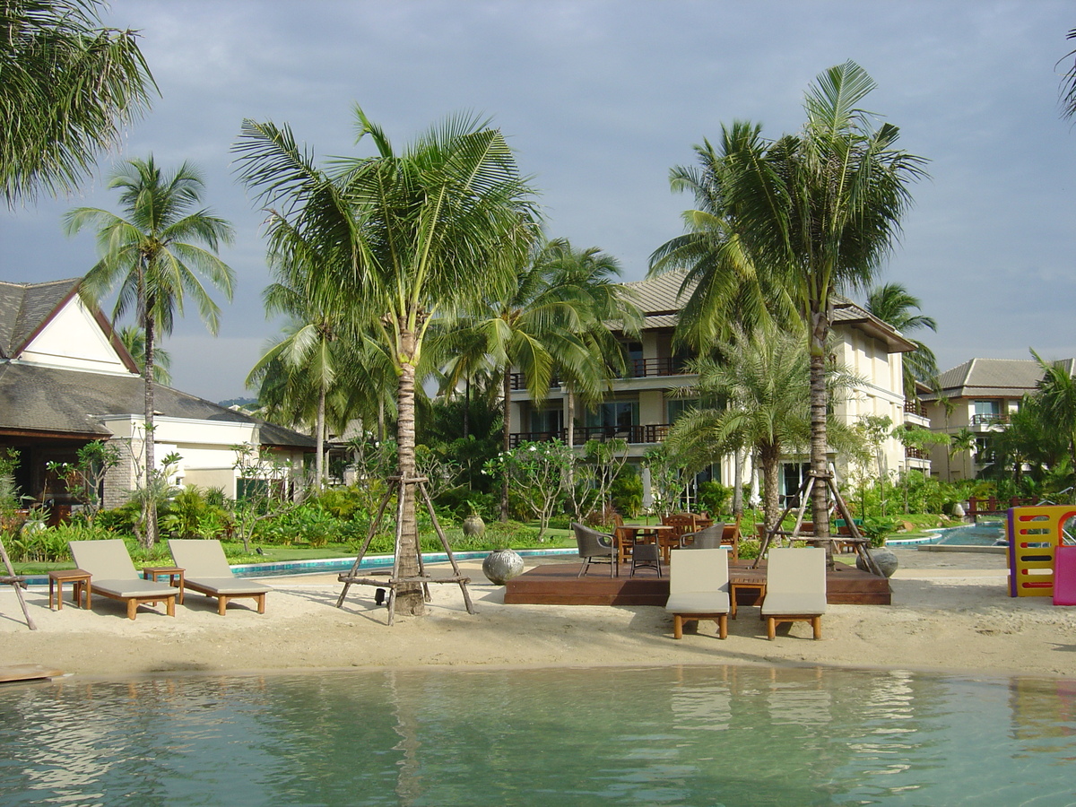 Picture Thailand Khao Lak Meridien Khao Lak Hotel 2005-12 55 - Hotel Pool Meridien Khao Lak Hotel