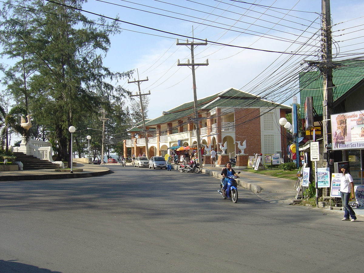 Picture Thailand Phuket Karon Beach 2005-12 18 - Streets Karon Beach