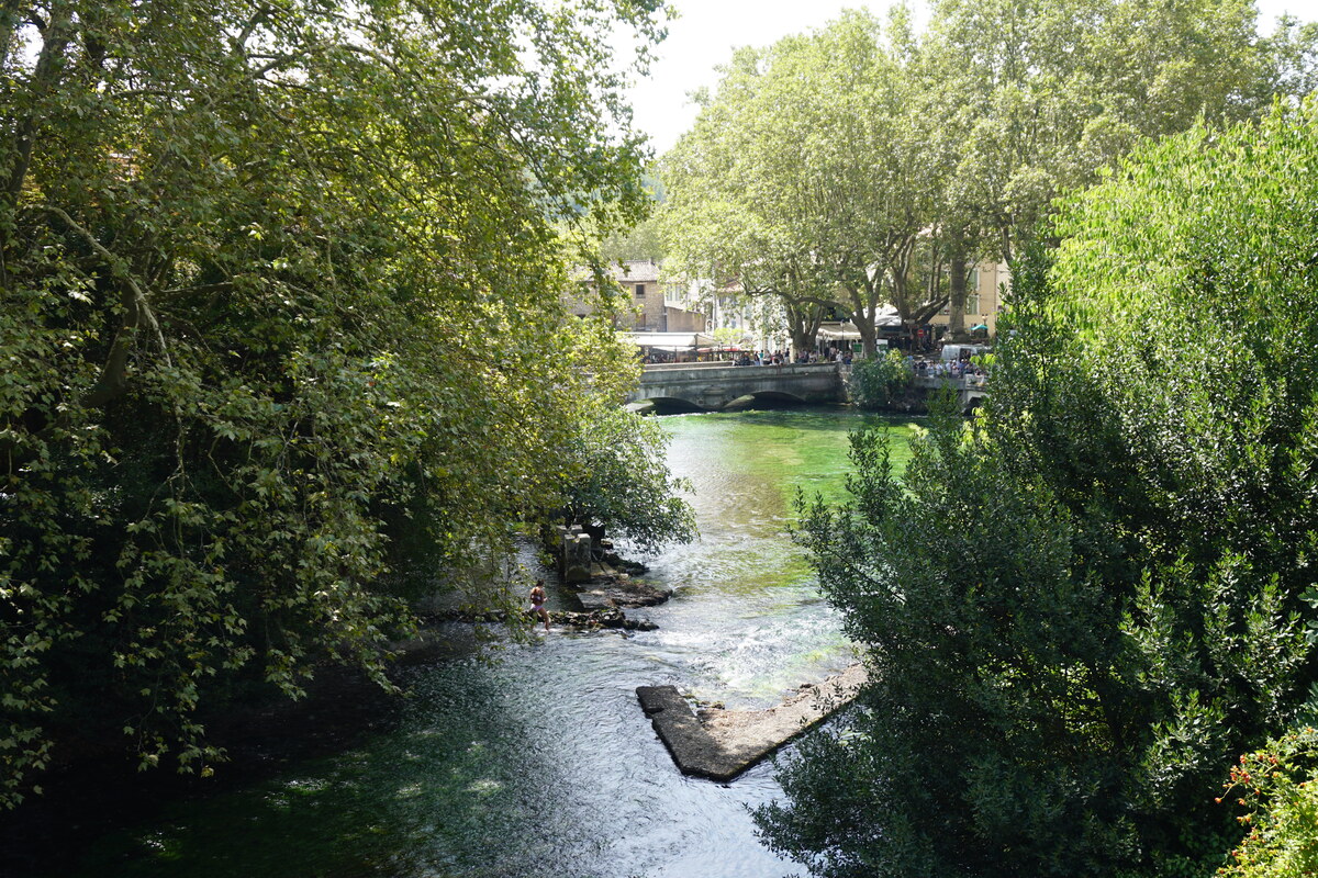 Picture France Fontaine-de-Vaucluse 2017-08 15 - Hotel Pools Fontaine-de-Vaucluse