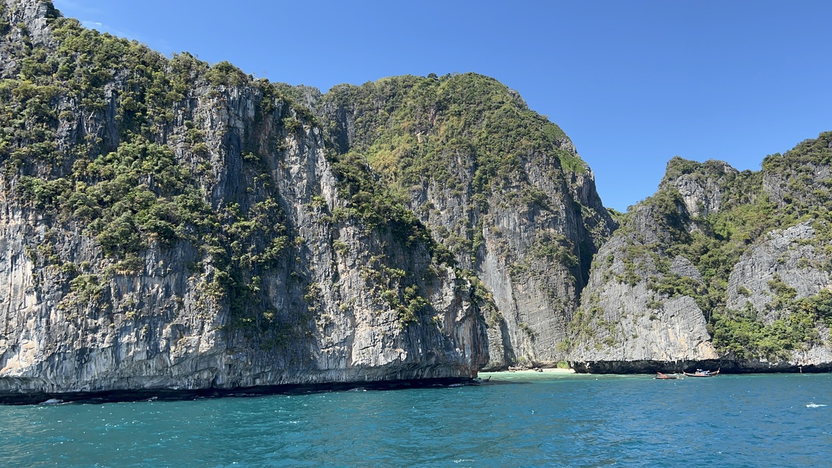 Picture Thailand Phuket to Ko Phi Phi Ferry 2021-12 31 - Rain Season Phuket to Ko Phi Phi Ferry