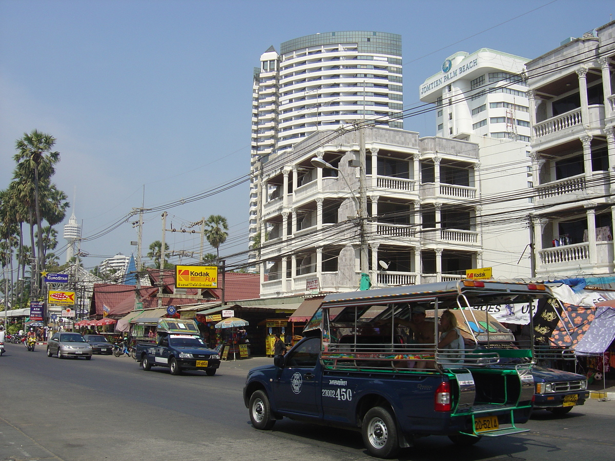 Picture Thailand Jomtien Beach 2005-01 61 - Restaurants Jomtien Beach