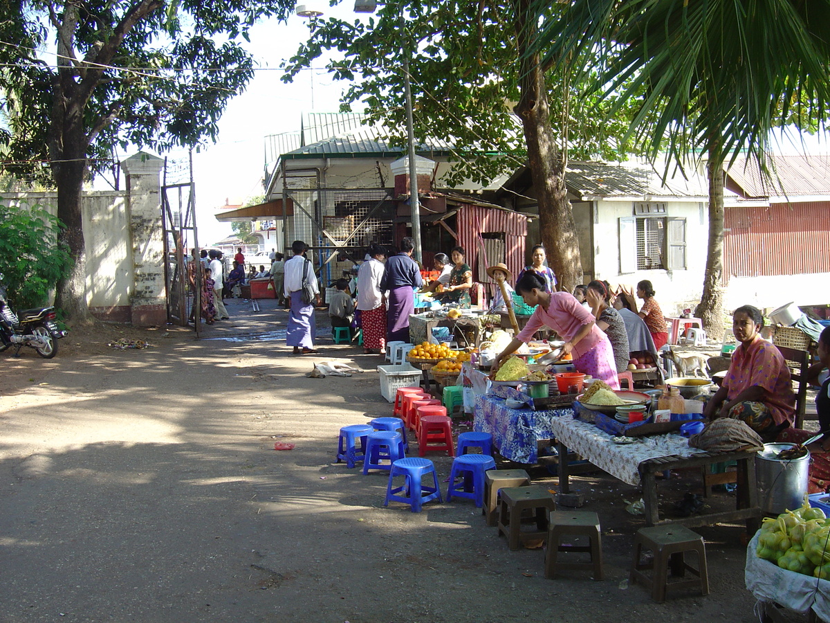 Picture Myanmar Yangon 2005-01 110 - Hot Season Yangon