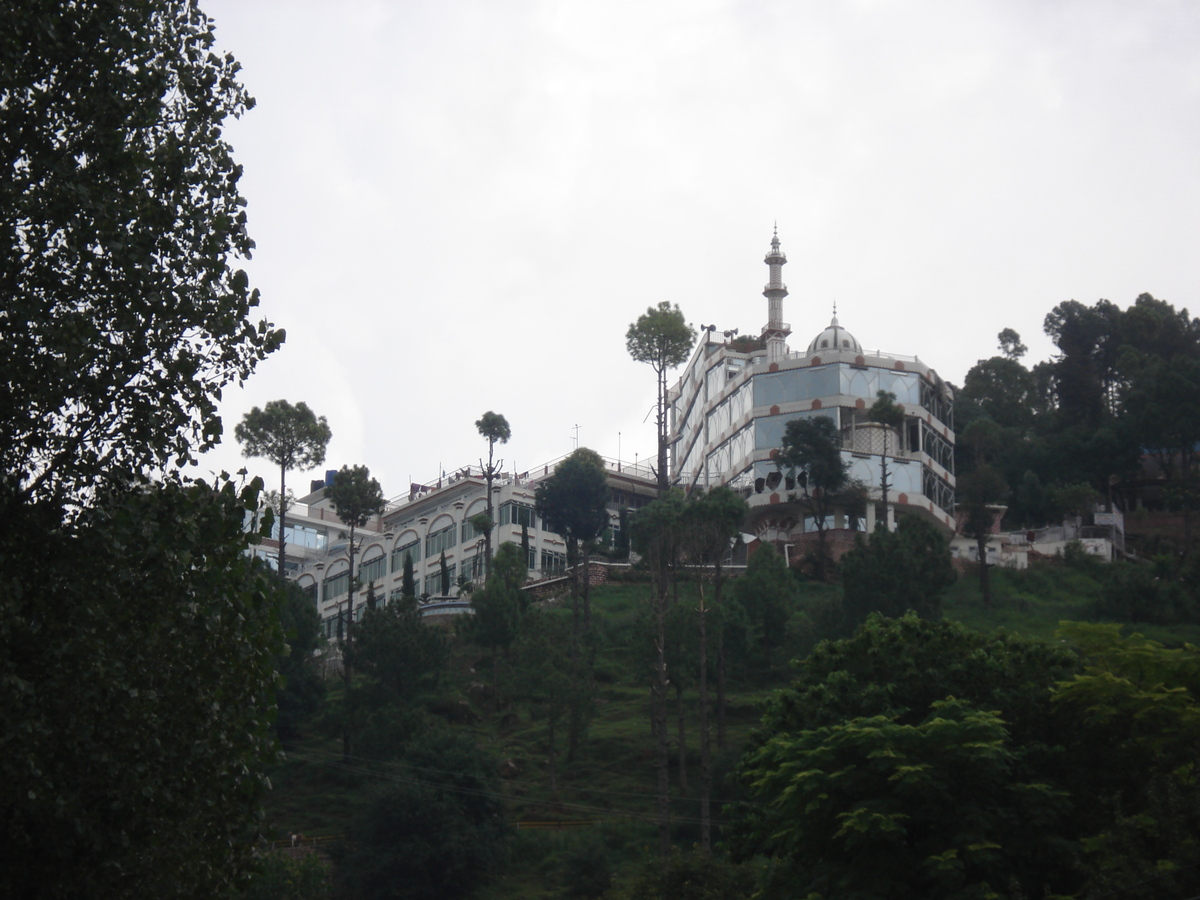 Picture Pakistan Islamabad to Murree road 2006-08 31 - Street Islamabad to Murree road