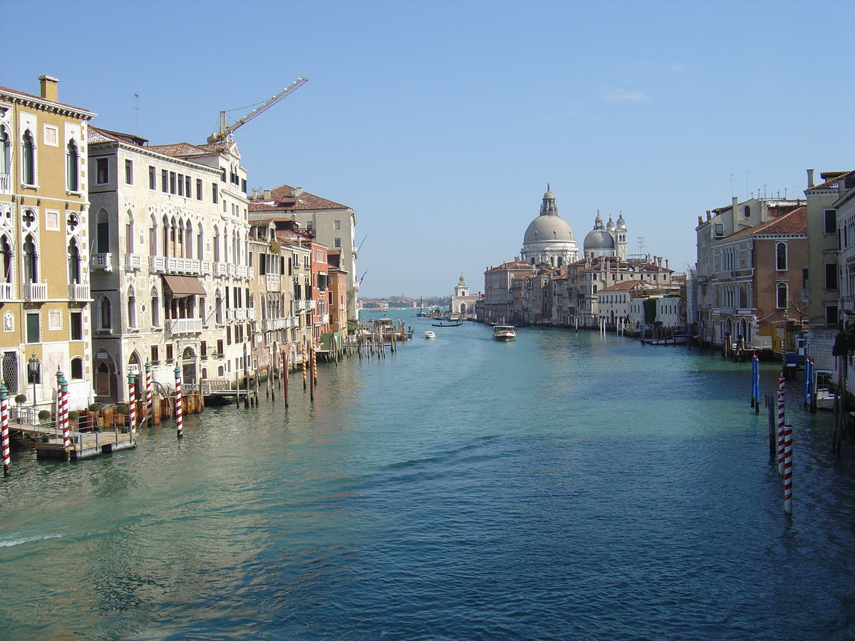 Picture Italy Venice 2005-03 193 - Monument Venice