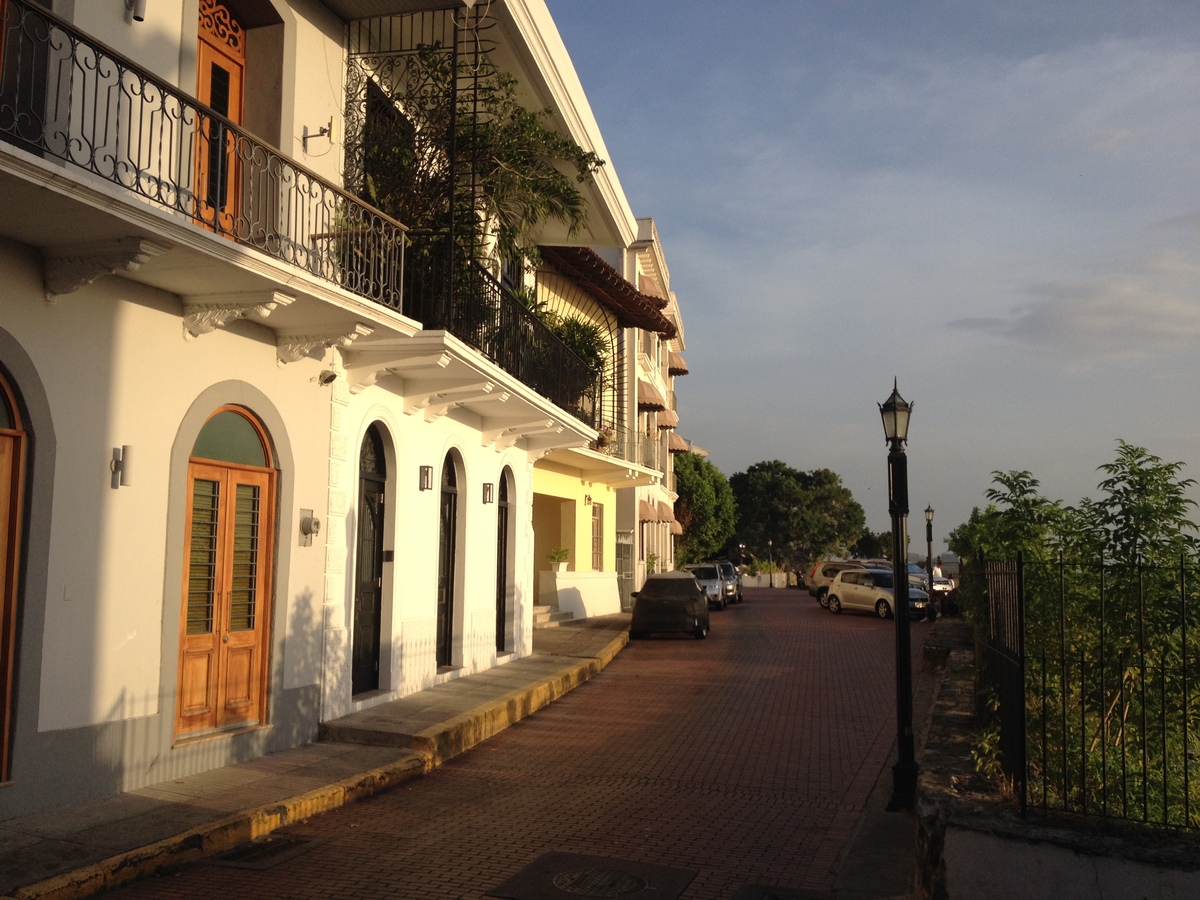 Picture Panama Panama City 2015-03 93 - Monument Panama City